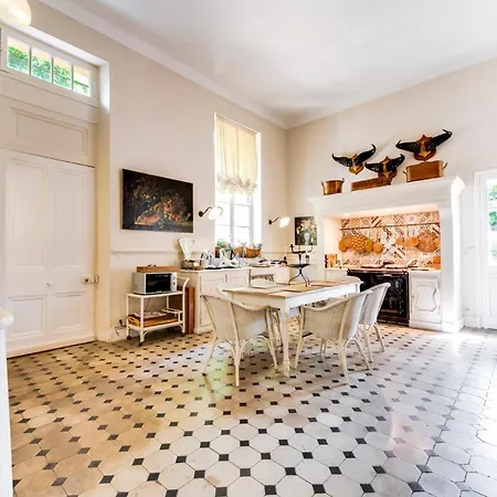La Croix-valmer Sleeps 8 Pool Wifi Villa