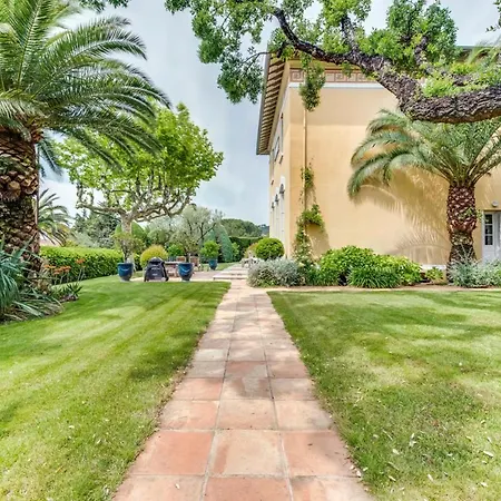 Villa La Croix-valmer Sleeps 8 Pool Wifi
